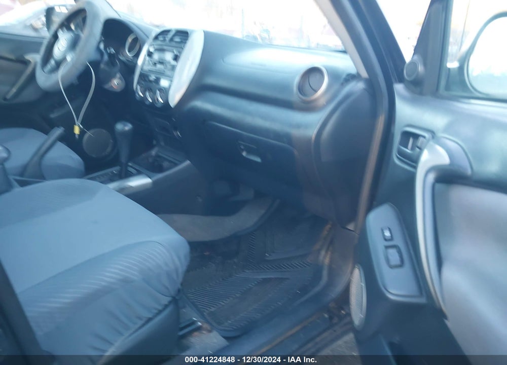 2005 TOYOTA RAV4 VIN: JTEGD20V550082045