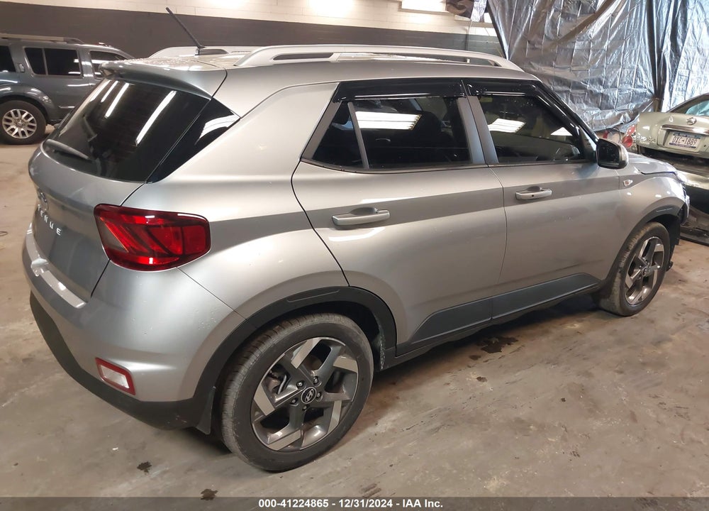2024 HYUNDAI VENUE SEL VIN: KMHRC8A37RU300657