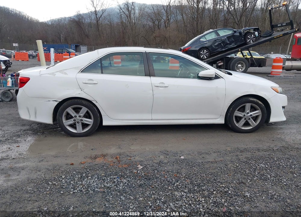 2013 TOYOTA CAMRY SE VIN: 4T1BF1FK7DU682469