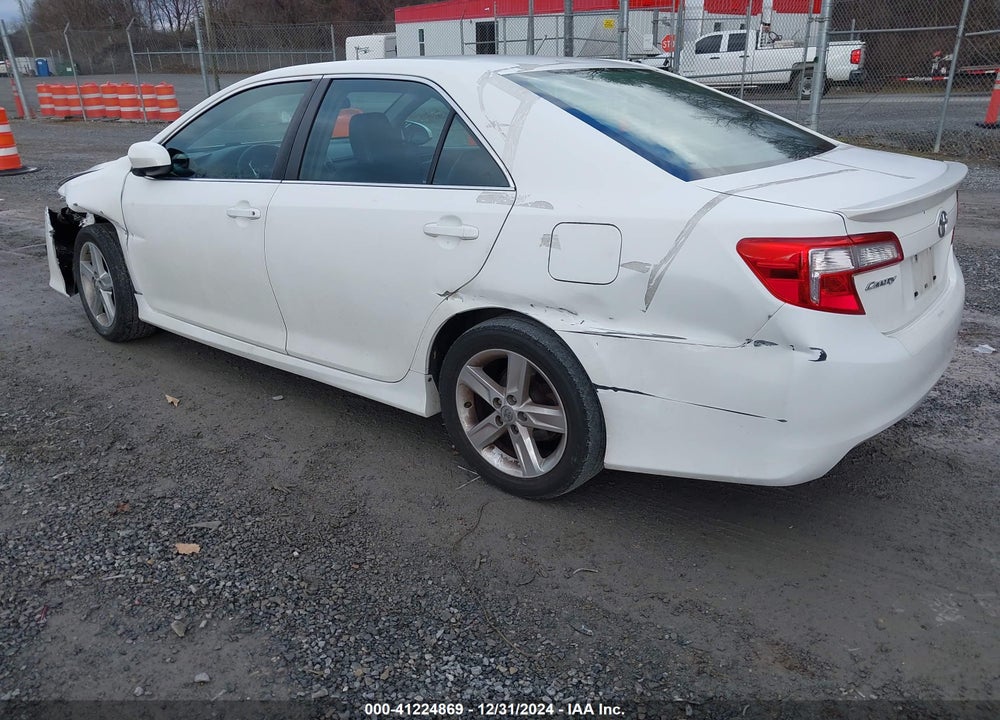 2013 TOYOTA CAMRY SE VIN: 4T1BF1FK7DU682469