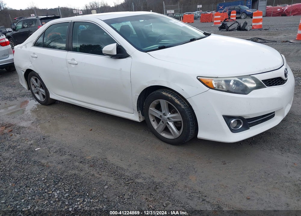2013 TOYOTA CAMRY SE VIN: 4T1BF1FK7DU682469
