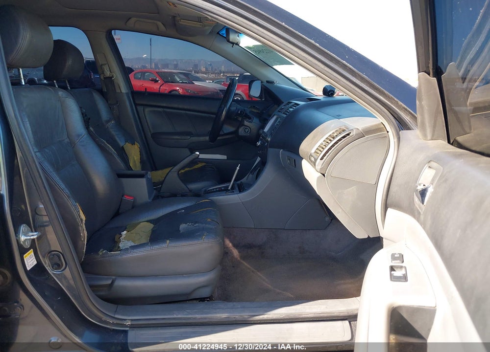 2003 HONDA ACCORD 2.4 EX VIN: JHMCM56743C068340