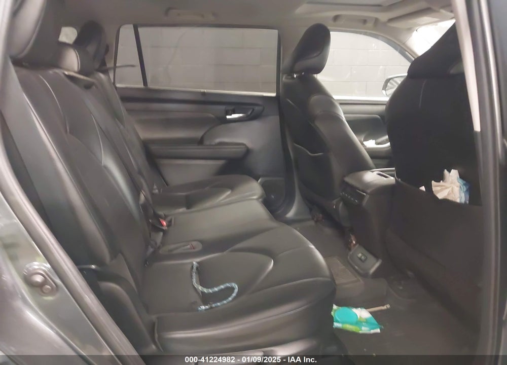 2021 TOYOTA HIGHLANDER XLE VIN: 5TDGZRBH5MS062976