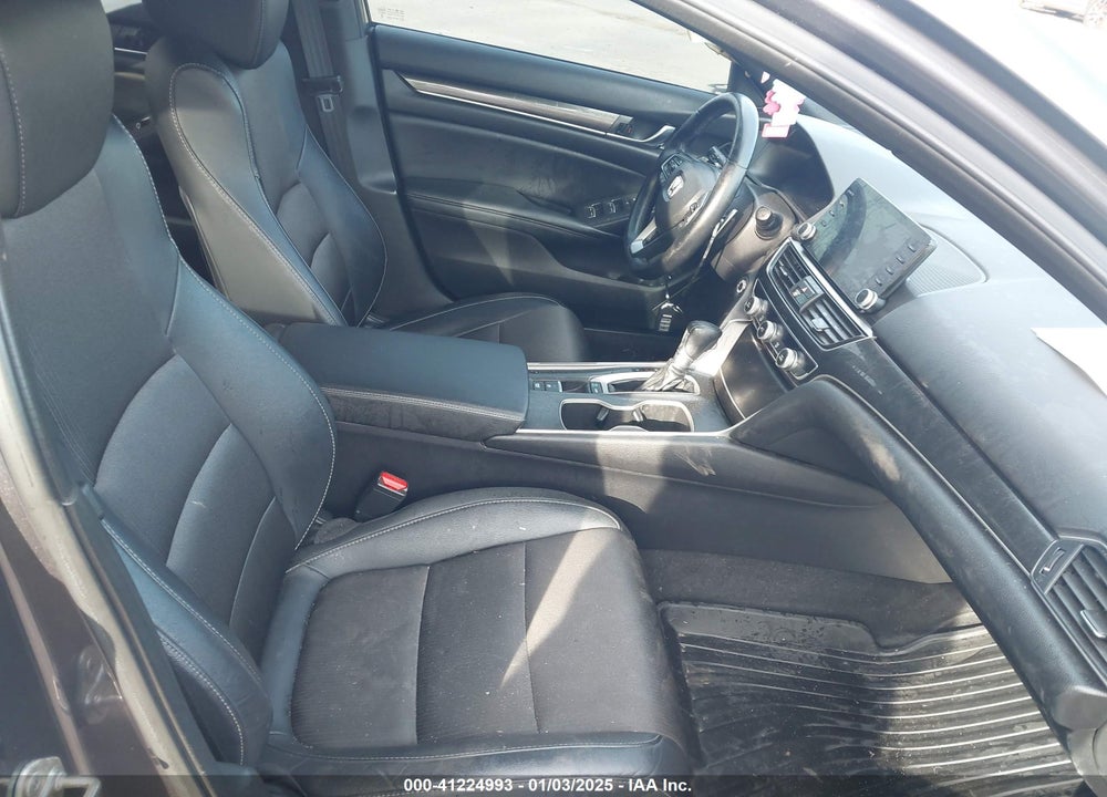 2019 HONDA ACCORD VIN: 1HGCV1F31KA064259