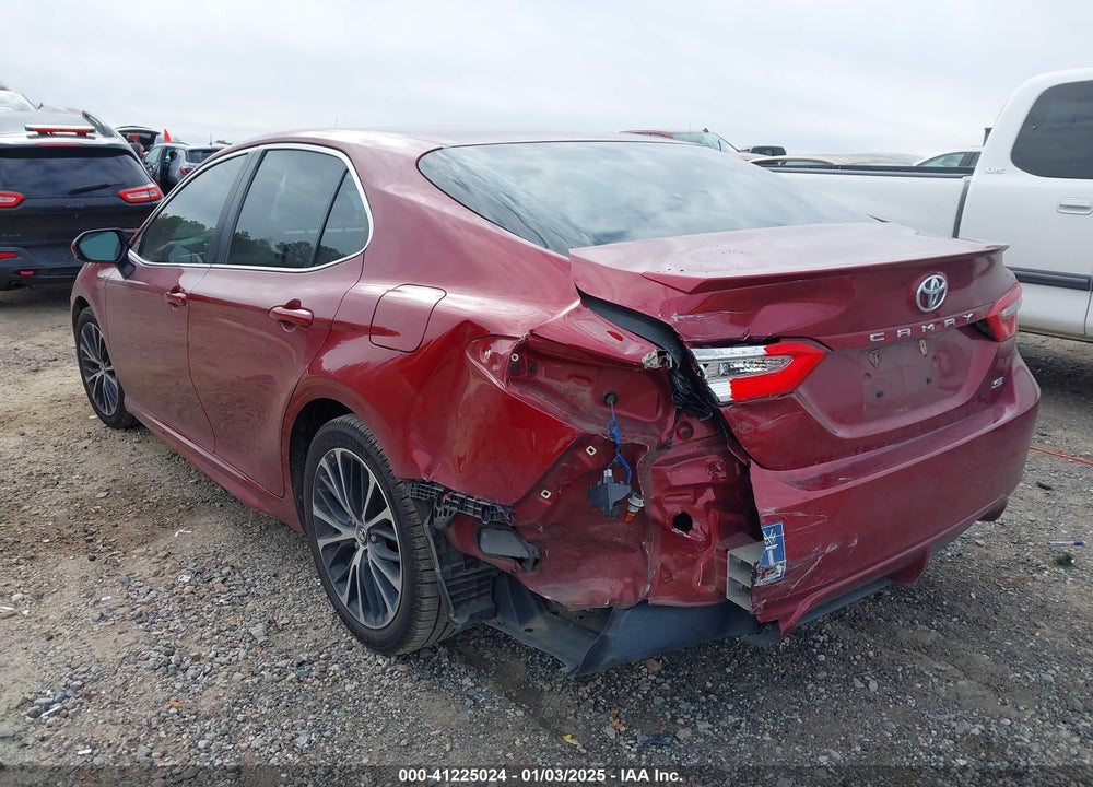 2018 TOYOTA CAMRY VIN: 4T1B11HK2JU549643