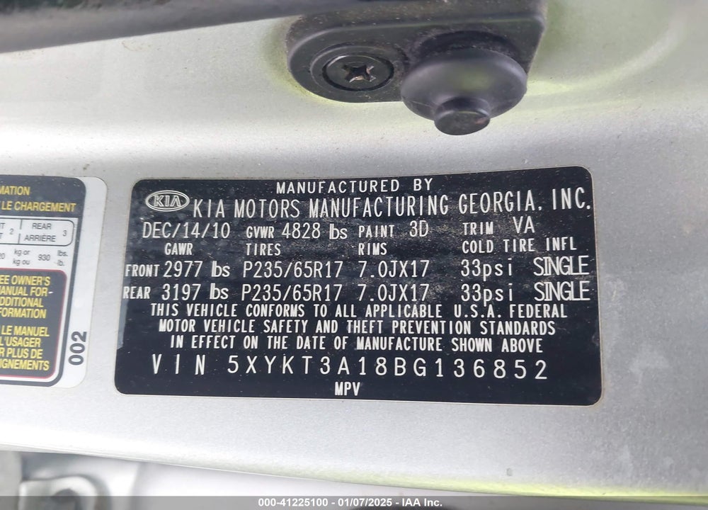 2011 KIA SORENTO LX VIN: 5XYKT3A18BG136852
