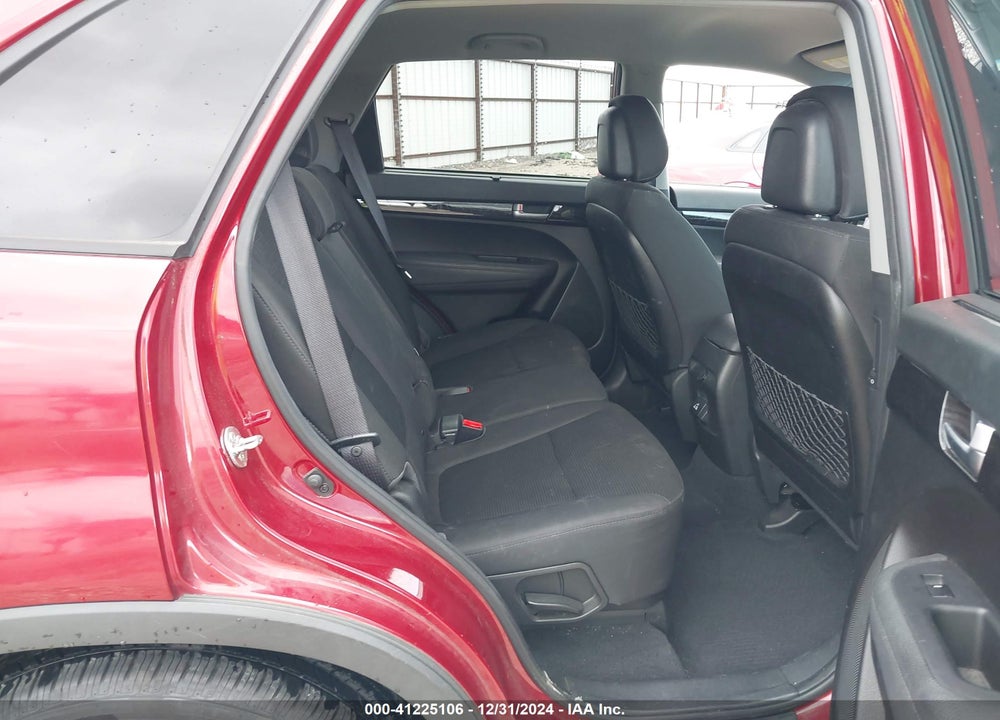 2014 KIA SORENTO LX V6 VIN: 5XYKT4A75EG452093
