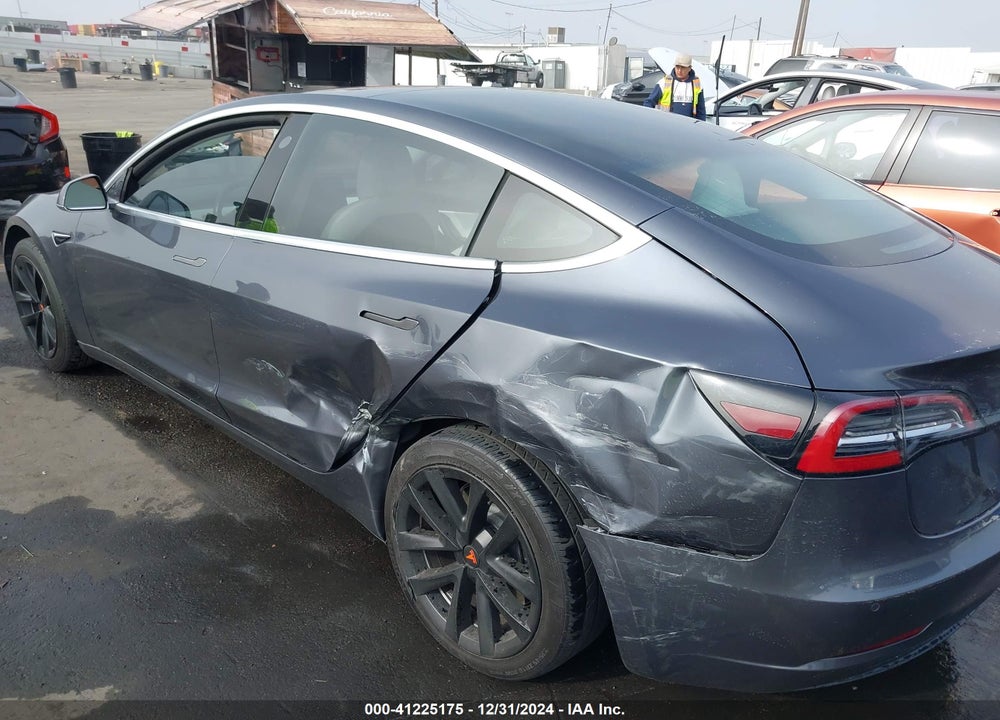 2018 TESLA MODEL 3 LONG RANGE/PERFORMANCE VIN: 5YJ3E1EB5JF170212