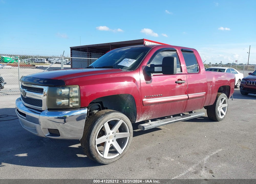 2013 CHEVROLET SILVERADO 1500 LT VIN: 1GCRCSE09DZ131593