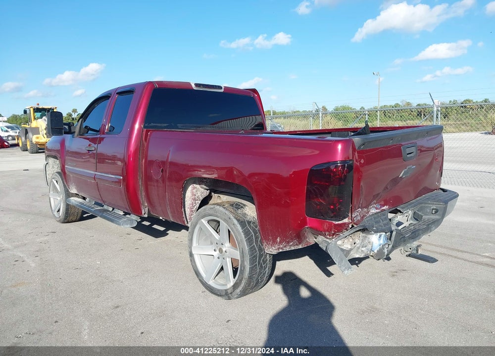 2013 CHEVROLET SILVERADO 1500 LT VIN: 1GCRCSE09DZ131593