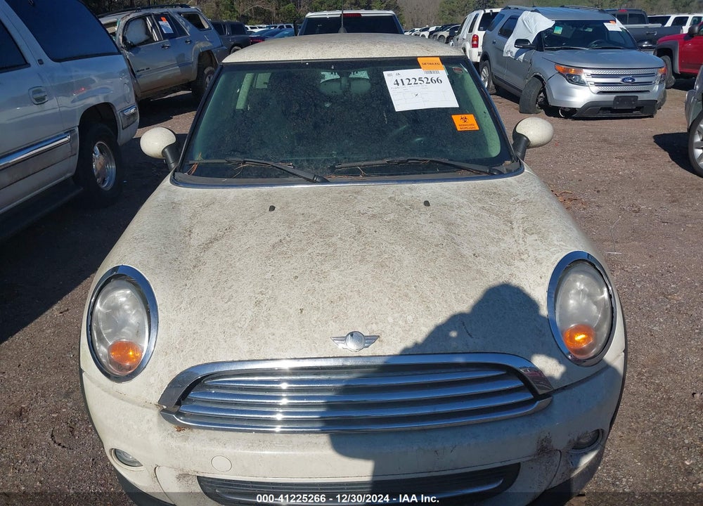 2013 MINI HARDTOP VIN: WMWSU3C57DT681636