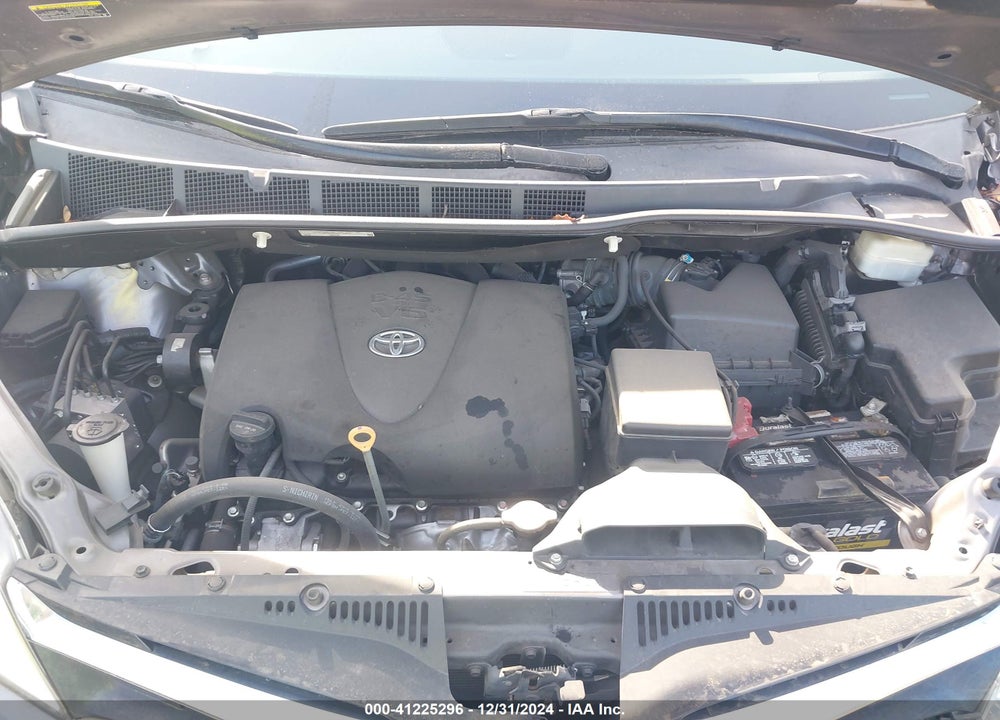 2019 TOYOTA SIENNA LE 8 PASSENGER VIN: 5TDKZ3DC4KS987948