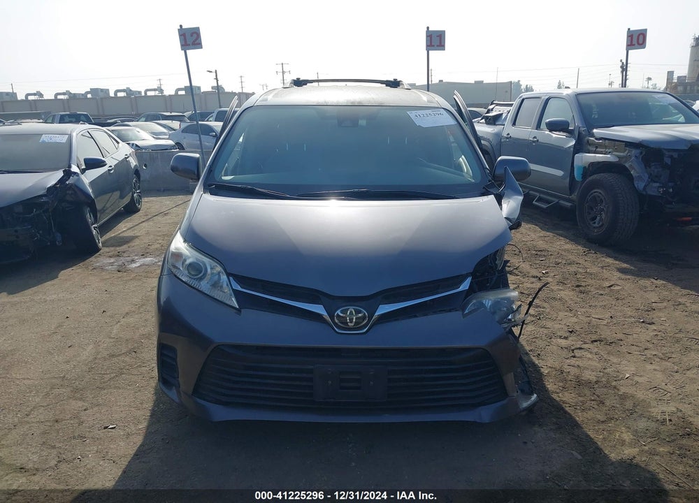 2019 TOYOTA SIENNA LE 8 PASSENGER VIN: 5TDKZ3DC4KS987948