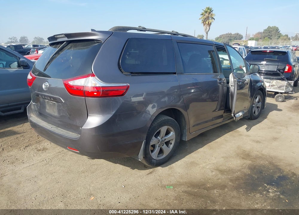 2019 TOYOTA SIENNA LE 8 PASSENGER VIN: 5TDKZ3DC4KS987948