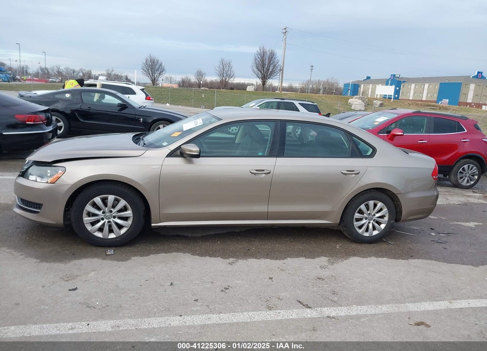 2015 VOLKSWAGEN PASSAT VIN: 1VWAT7A36FC028564