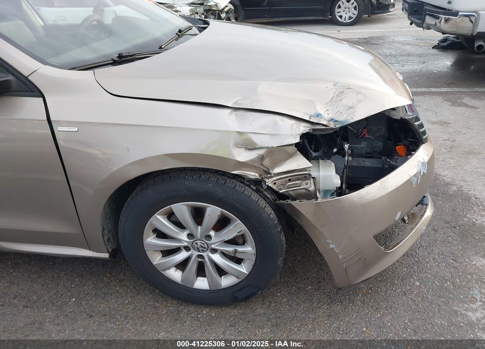 2015 VOLKSWAGEN PASSAT VIN: 1VWAT7A36FC028564