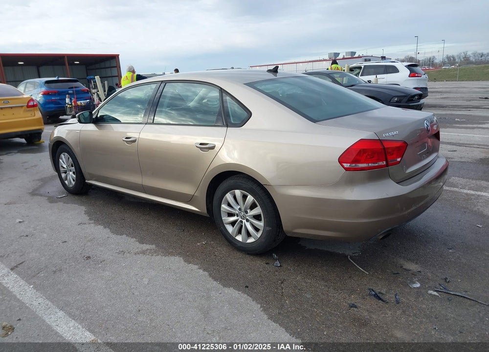 2015 VOLKSWAGEN PASSAT VIN: 1VWAT7A36FC028564