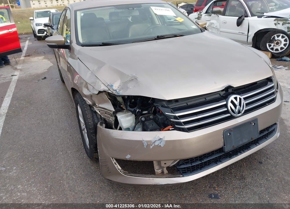 2015 VOLKSWAGEN PASSAT VIN: 1VWAT7A36FC028564