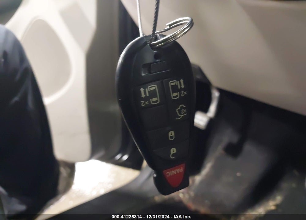 2012 DODGE GRAND CARAVAN SXT VIN: 2C4RDGCG1CR107386
