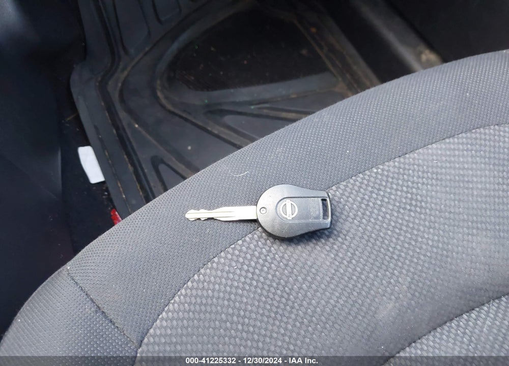 2011 NISSAN ROGUE S VIN: JN8AS5MV0BW285806