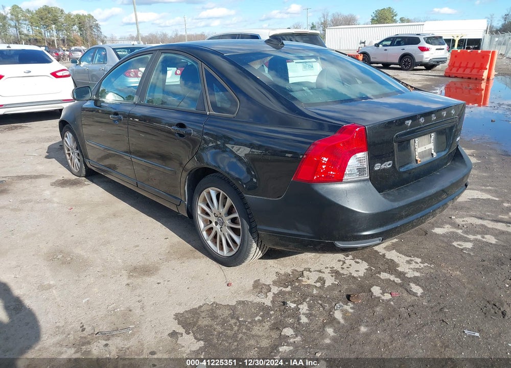 2010 VOLVO S40 2.4I VIN: YV1390MSXA2509110