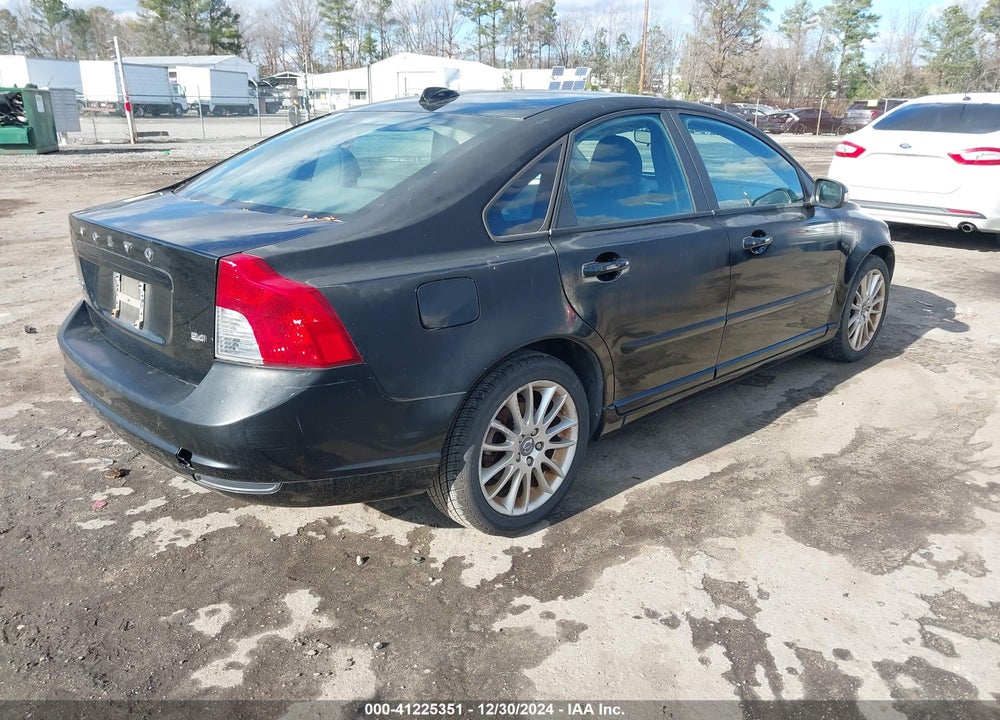 2010 VOLVO S40 2.4I VIN: YV1390MSXA2509110