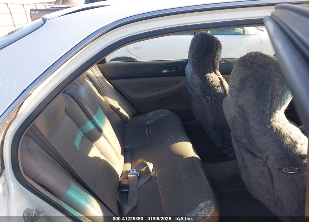 1994 HONDA ACCORD EX VIN: 1HGCD5662RA135595