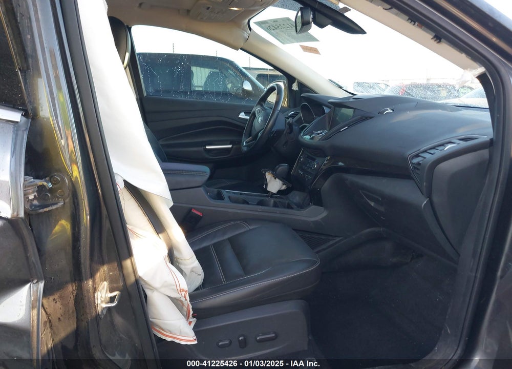 2017 FORD ESCAPE TITANIUM VIN: 1FMCU0J97HUC92650