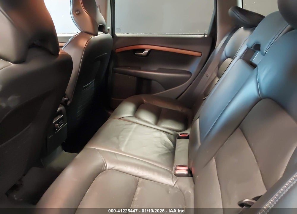 2010 VOLVO XC70 3.2 VIN: YV4982BZ0A1085387