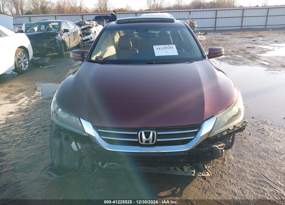 2013 HONDA ACCORD VIN: 1HGCR2F83DA196352
