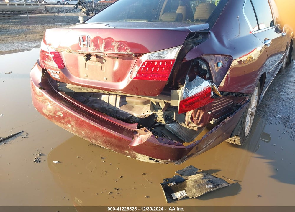 2013 HONDA ACCORD VIN: 1HGCR2F83DA196352