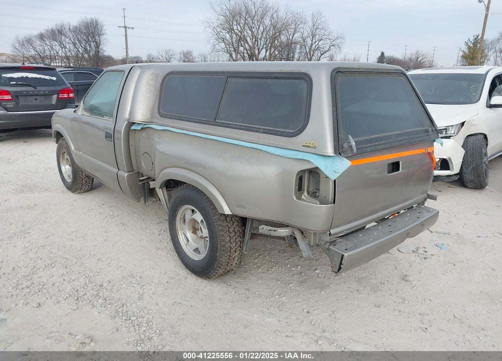 1998 GMC SONOMA SLS SPORTSIDE VIN: 1GTCS1442W8521368