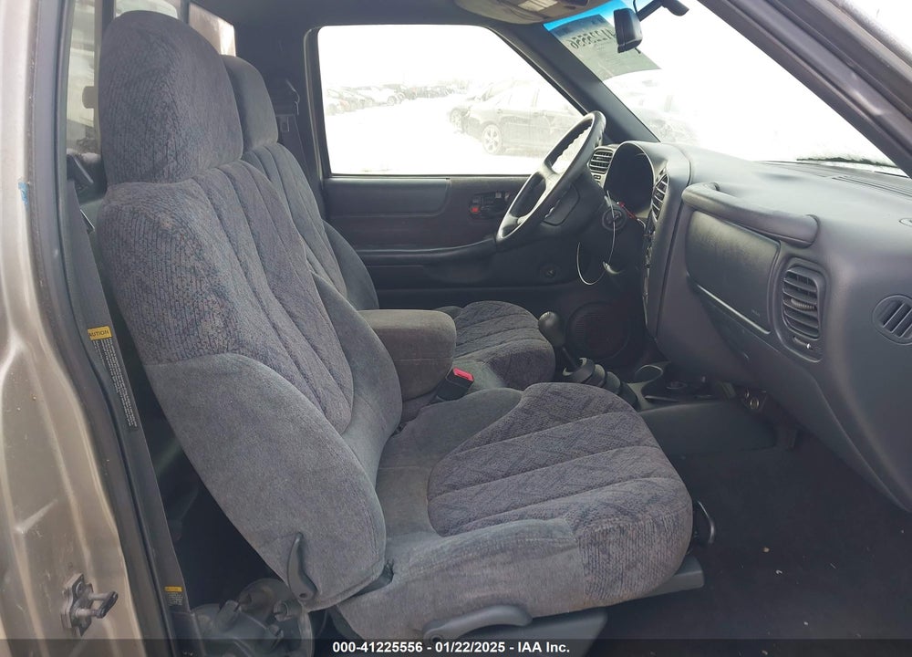 1998 GMC SONOMA SLS SPORTSIDE VIN: 1GTCS1442W8521368