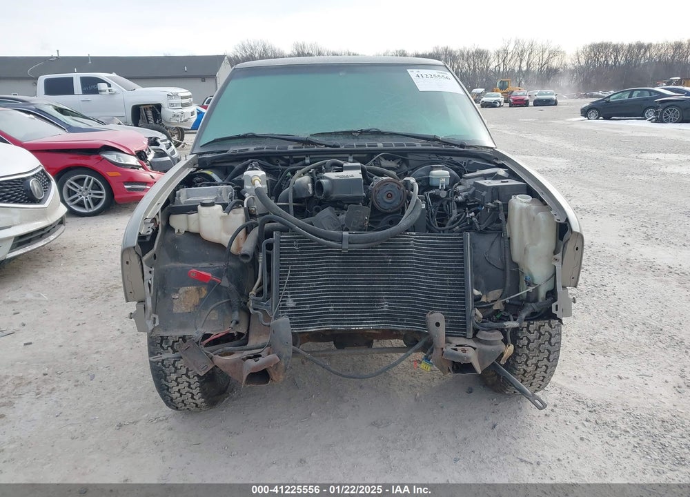 1998 GMC SONOMA SLS SPORTSIDE VIN: 1GTCS1442W8521368