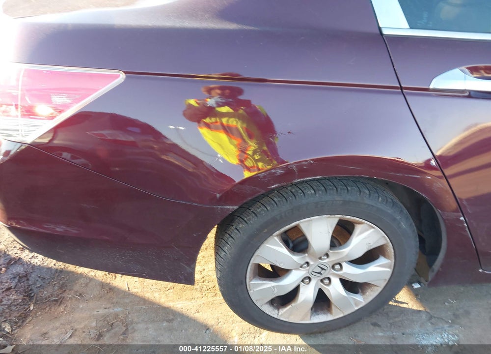 2009 HONDA ACCORD VIN: 1HGCP36899A050640