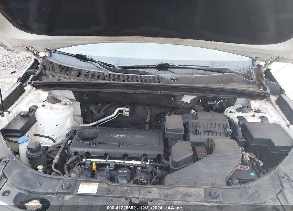 2011 KIA SORENTO LX VIN: 5XYKT4A13BG098372