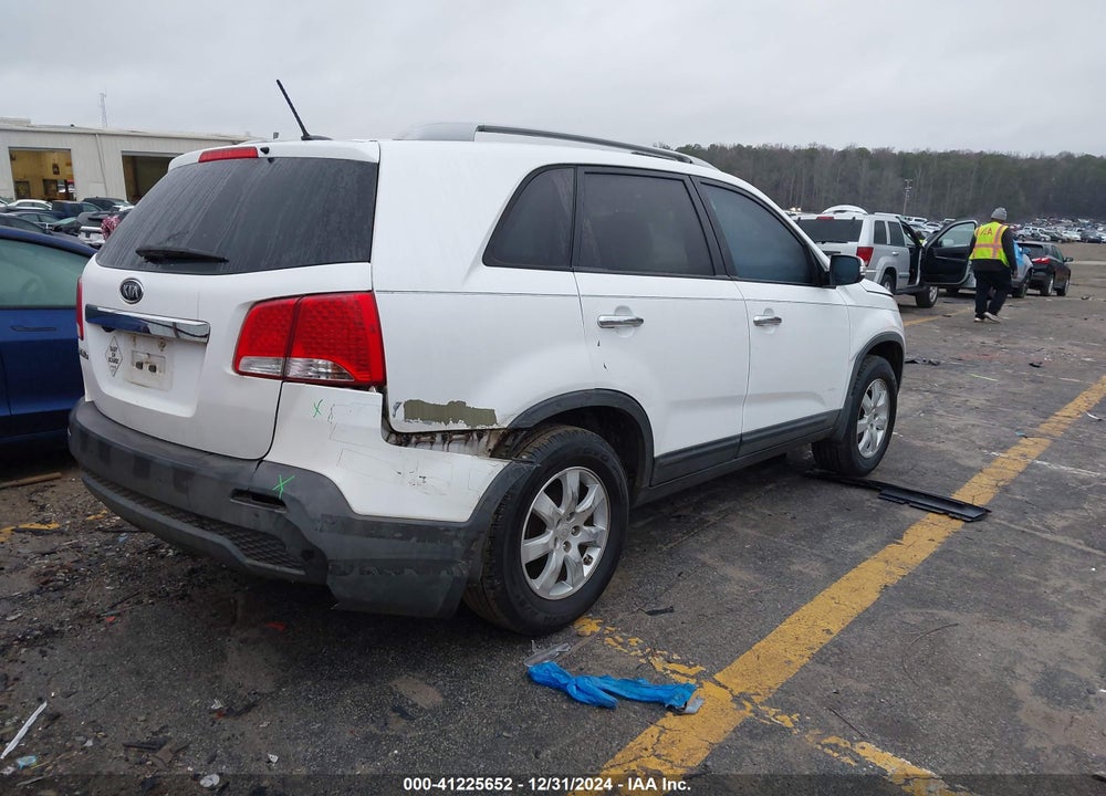2011 KIA SORENTO LX VIN: 5XYKT4A13BG098372