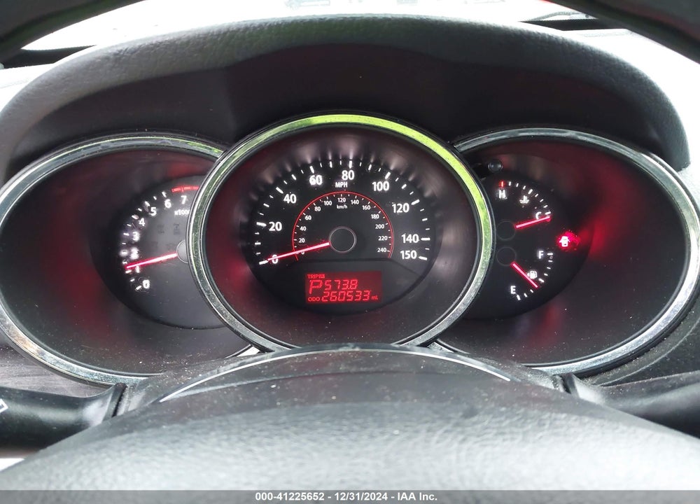 2011 KIA SORENTO LX VIN: 5XYKT4A13BG098372