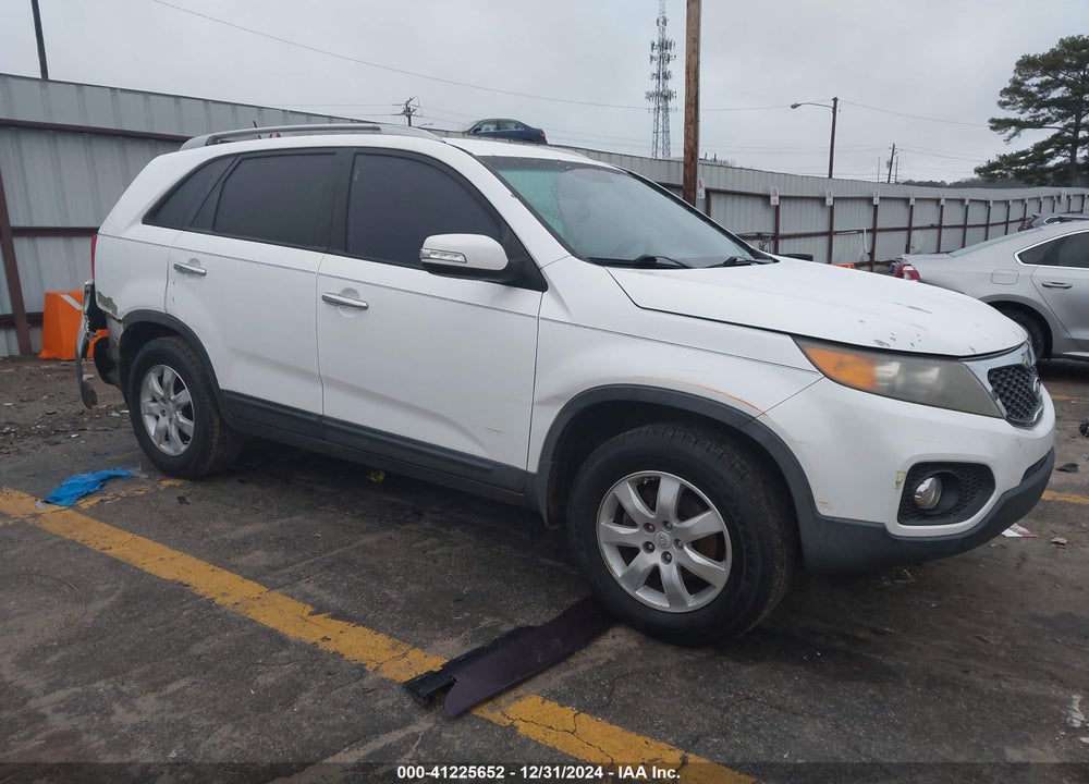 2011 KIA SORENTO LX VIN: 5XYKT4A13BG098372