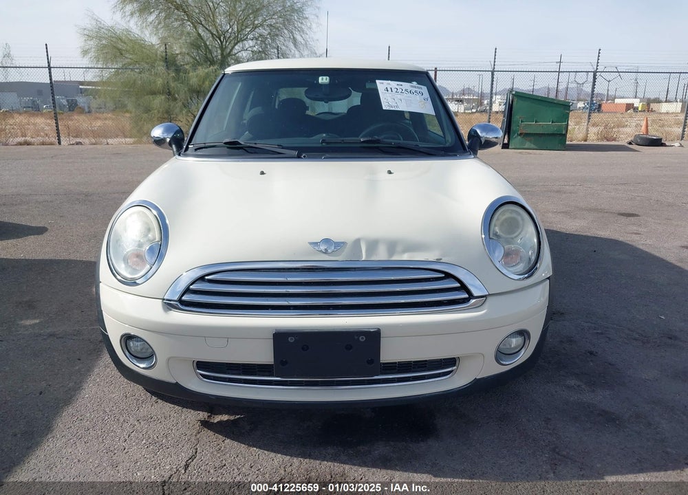 2007 MINI COOPER VIN: WMWMF33527TT53306