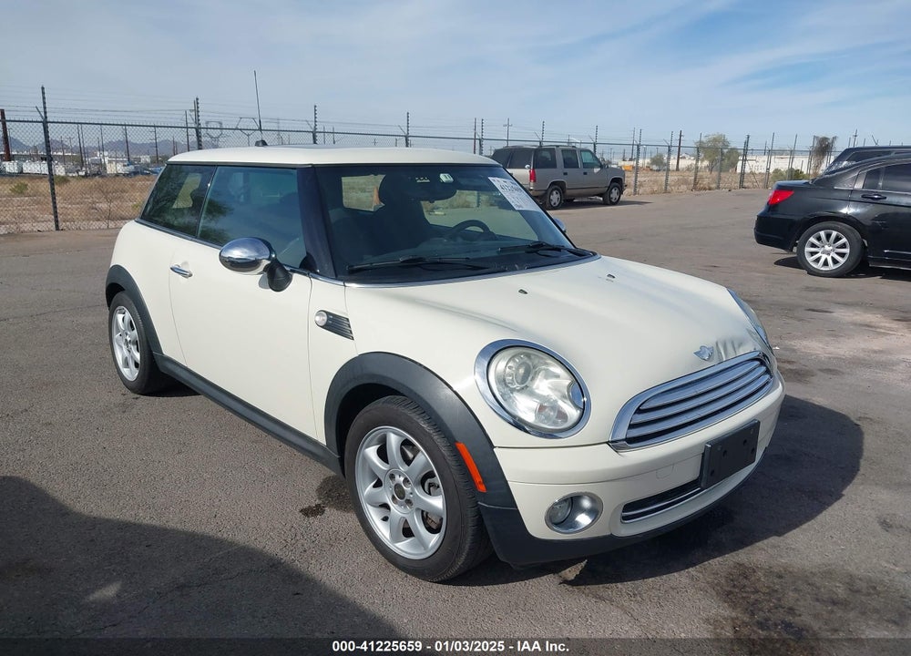 2007 MINI COOPER VIN: WMWMF33527TT53306