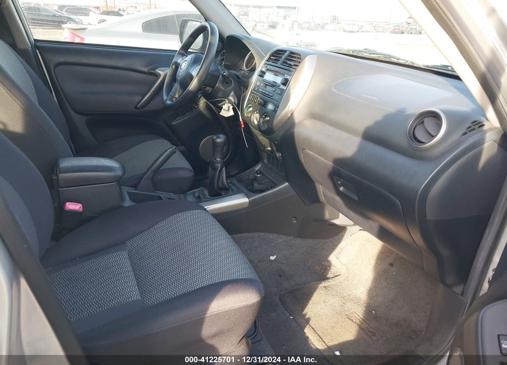 2005 TOYOTA RAV4 VIN: JTEGD20VX50051762