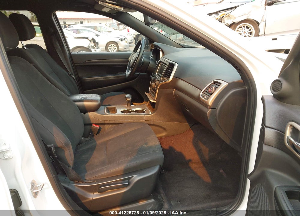 2015 JEEP GRAND CHEROKEE LAREDO VIN: 1C4RJEAG4FC218009
