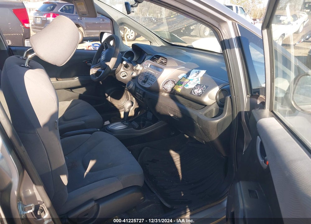 2010 HONDA FIT VIN: JHMGE8H22AS002812