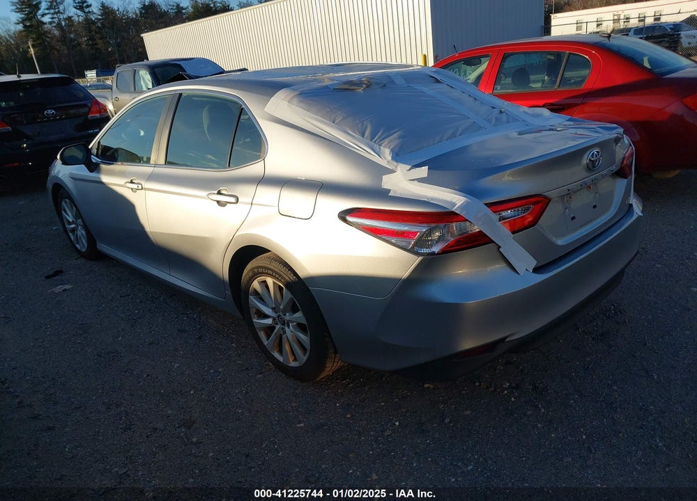 2018 TOYOTA CAMRY LE VIN: 4T1B11HK3JU638671