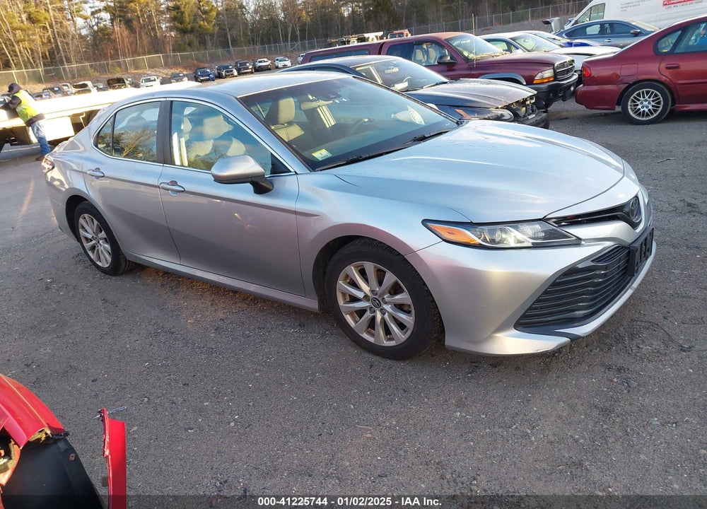 2018 TOYOTA CAMRY LE VIN: 4T1B11HK3JU638671