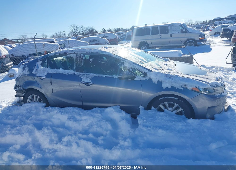 2017 KIA FORTE VIN: 3KPFL4A71HE113964