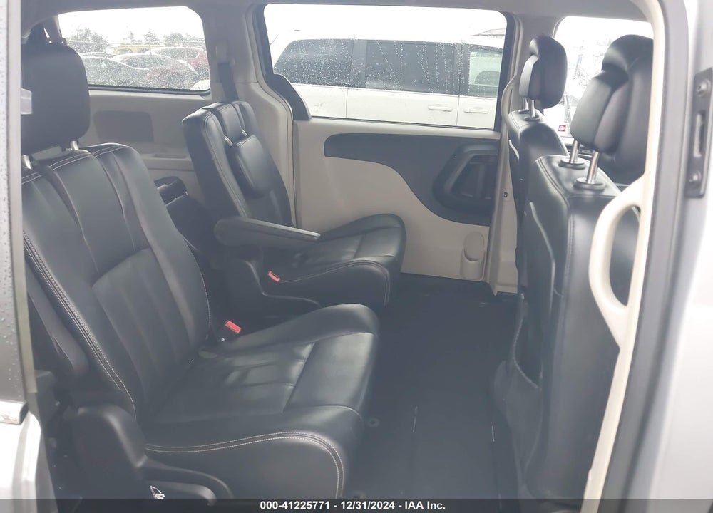 2014 CHRYSLER TOWN & COUNTRY TOURING VIN: 2C4RC1BG9ER442822