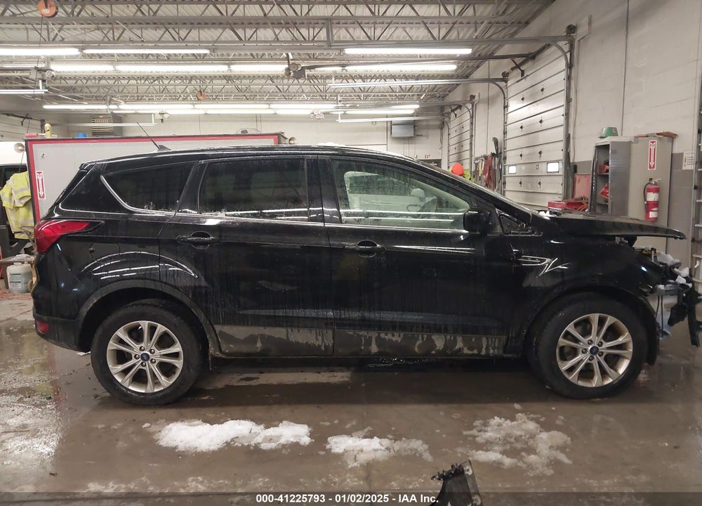 2019 FORD ESCAPE VIN: 1FMCU0GD9KUB81777