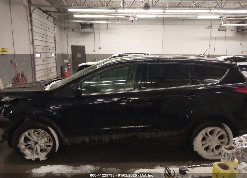 2019 FORD ESCAPE VIN: 1FMCU0GD9KUB81777